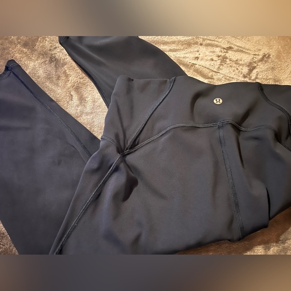 Lululemon Train Times Crop (17") Midnight Navy leggings size 8 sheer - Picture 4 of 5
